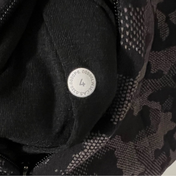 Lululemon Close to Crossing Long Sleeve Rulu Heritage Camo - Black - Size 4 - Picture 10 of 12
